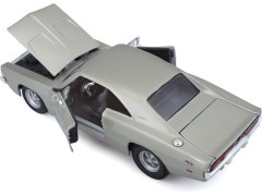 Maisto Dodge Charger R/T 1969 1:25 stříbrná